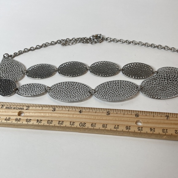 Punched Hole Silver Tone 18" 3" Extender Necklace Multi Tier Teardrop O… - Picture 6 of 9